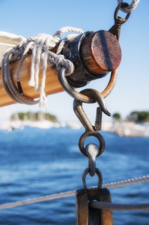 Close-up shot of yacht boom. Photo : Daniel Grill