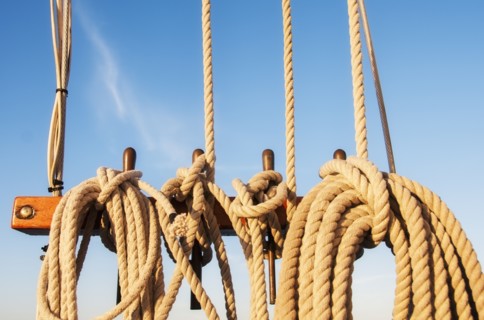 Coiled ropes on yacht deck. Photo : Daniel Grill