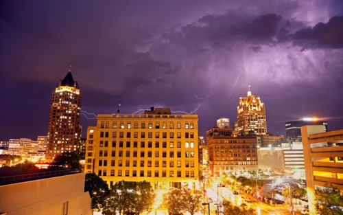 Thunderstorm in Milwaukee. Photo: Henryk Sadura