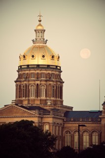 Entrance to State Capitol Building. Photo: Henryk Sadura