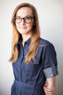 Studio Shot, portrait of young woman. Photo: Jessica Peterson