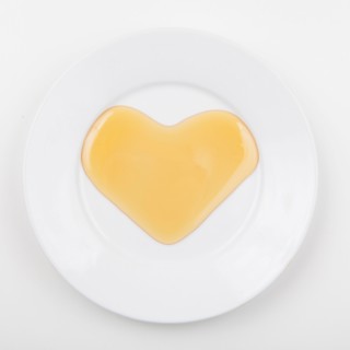 Honey shaped like heart. Photo : Jessica Peterson