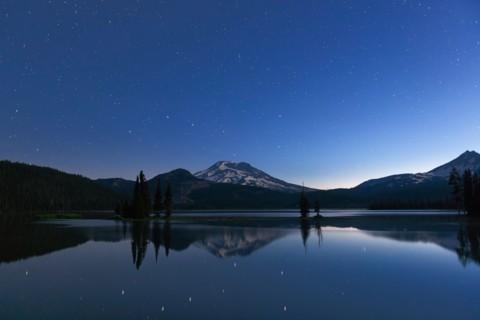 Sparks Lake at night