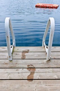 Parry Sound, Wet footprints leading to water