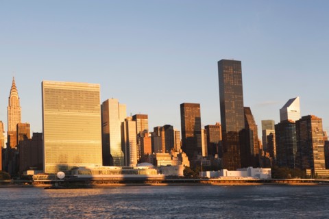 Skyline with Chrysler Building at sunset. Photo : Alan Schein