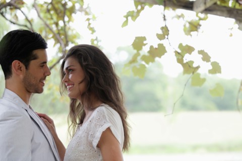 Young couple dating in vineyard. Photo : pauline st.denis