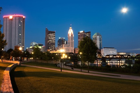 City skyline at dusk. Photo : Henryk Sadura