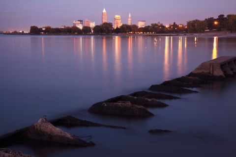 City skyline at dusk. Photo : Henryk Sadura