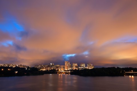 City skyline at dusk. Photo : Henryk Sadura