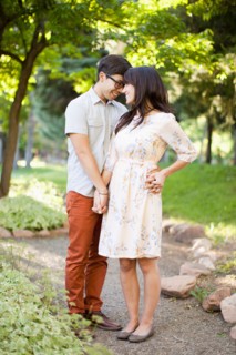 Couple standing in park. Photo : Jessica Peterson
