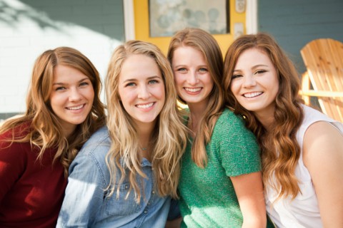 Portrait of four friends. Photo : Jessica Peterson