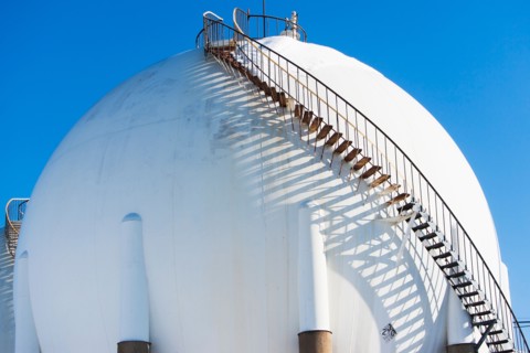 Oil tank