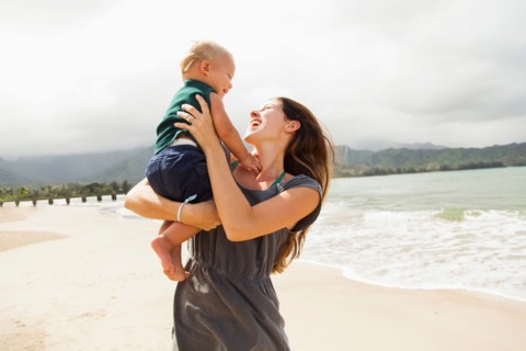 Young mother with baby daughter (6-11 months)