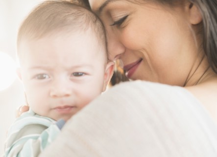 Mother with baby (2-5 months).