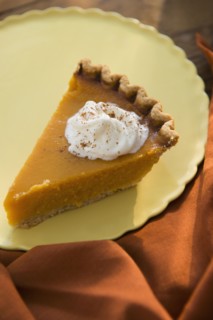 Slice of homemade pumping pie on plate.
Photo : Jamie Grill