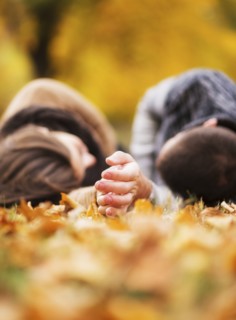 Couple lying down in Central Park. USA, New York State, New York City.
Photo : Daniel Grill