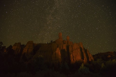Night sky above rocks. USA, Utah, Bryce Canyon.
Photo : Daniel Grill