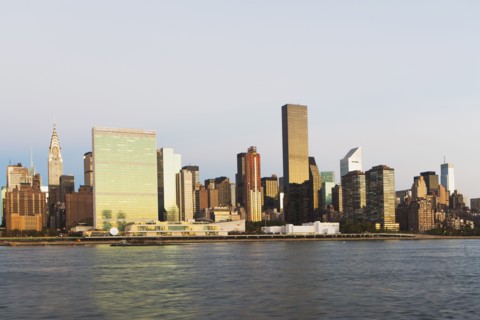 View of skyline at sunset. USA, New York State, New York City.
Photo : fotog