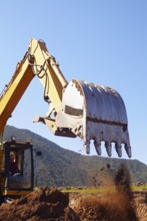 Construction worker working on construction site. USA, Western Colorado, United States.
Photo :