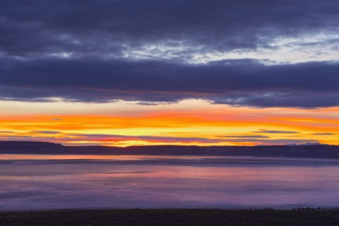 View to Alvord Desert at sunrise. USA, Oregon.
Photo : Gary Weathers