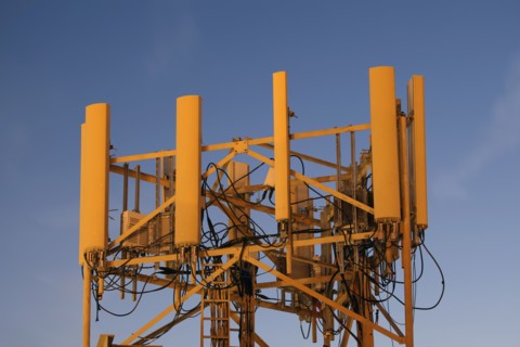 Mobile phone tower on evening sky. USA, Illinois.
Photo : Henryk Sadura