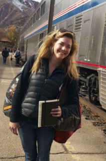 Woman smiling at train station. Glenwood Springs, Colorado, USA.
Photo : Kelly