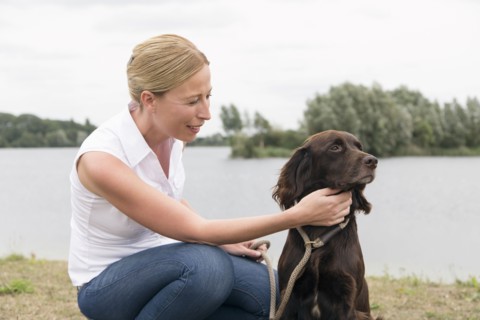 Portrait of woman with dog. Netherlands.
Photo : Mark de Leeuw
