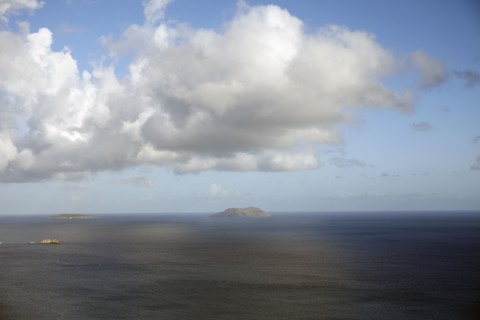 Scenic view with sea and island.
Photo :  Winslow Productions