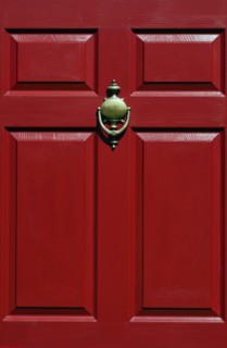 View of door knocker.
Photo : Tetra Images