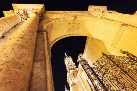 Cathedral on Plaza de Armas seen from triumphal arch