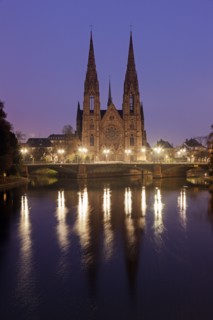 St Paul's church at night