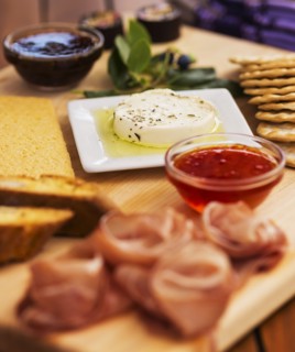 Blue cheese snacks on cutting board