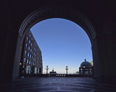 Archway entrance to Rowes Wharf