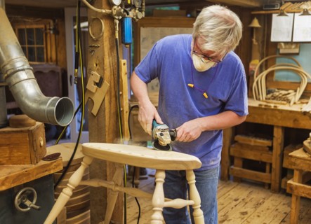 Carpenter polishing chair with sander