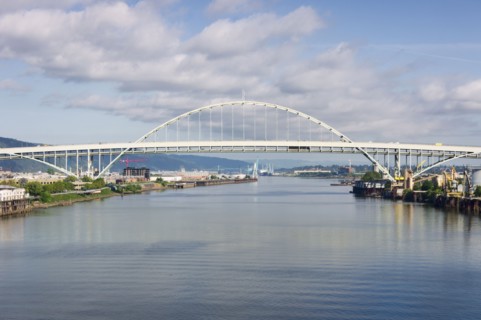 Freemont bridge over Willamette river
