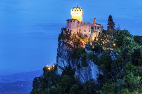 Cesta Tower on cliff at night