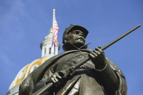 USA, Colorado, Denver, Statue of Union soldier in front of Capitol Building