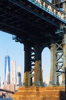 USA, New York, Brooklyn bridge and skyscrapers in background