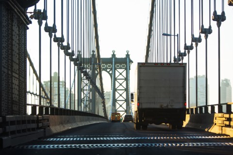 USA, New York, New York City, Semi- truck on Brooklyn Bridge