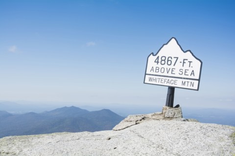 USA, New York State, Wilmington, Sign on Whiteface Mountain summit