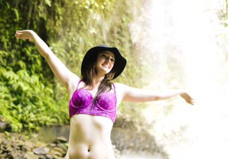Caribbean, Saint Lucia, Happy woman with arms outstretched