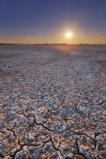 Ukraine, Dnepropetrovsk Region, Novomoskovskiy District, Lake Soleniy Lyman, Desert at sunset