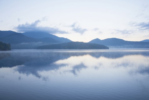 USA, New York, St. Armand, Sunrise over Lake Placid