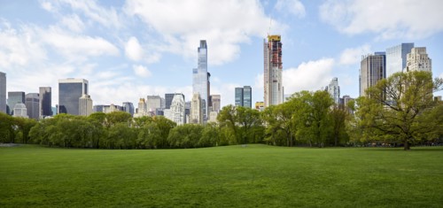 USA, New York State, New York City, Manhattan skyline with Central park in foreground