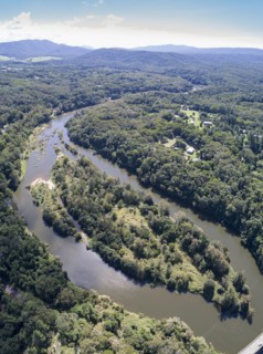 Australia, Queensland, Landscape with river and rainforest