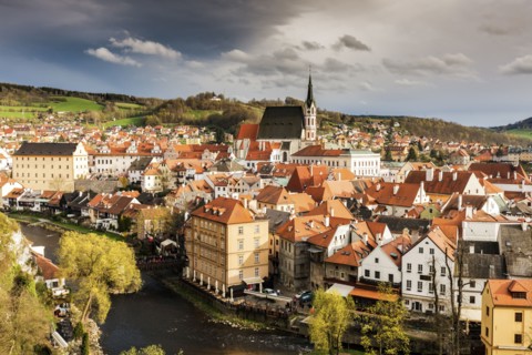Czech Republic, South Bohemia, Cesky Krumlov, Storm clouds above old town