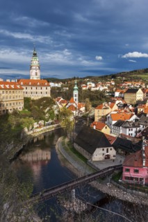 Czech Republic, South Bohemia, Cesky Krumlov, Storm clouds above old town