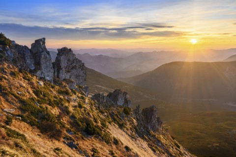 Ukraine, Ivano-Frankivsk region, Verkhovyna district, Carpathians, Chornohora, Sunrise over mountain Shpytsi