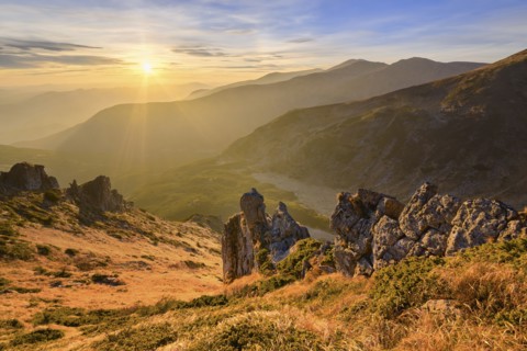 Ukraine, Ivano-Frankivsk region, Verkhovyna district, Carpathians, Chornohora, Sunrise over mountain Shpytsi