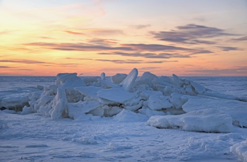 USA, Massachusetts, Eastham, Cape Cod, Frozen sea at dusk